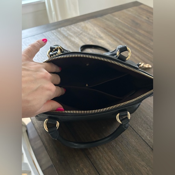 Coach purse - Picture 4 of 6